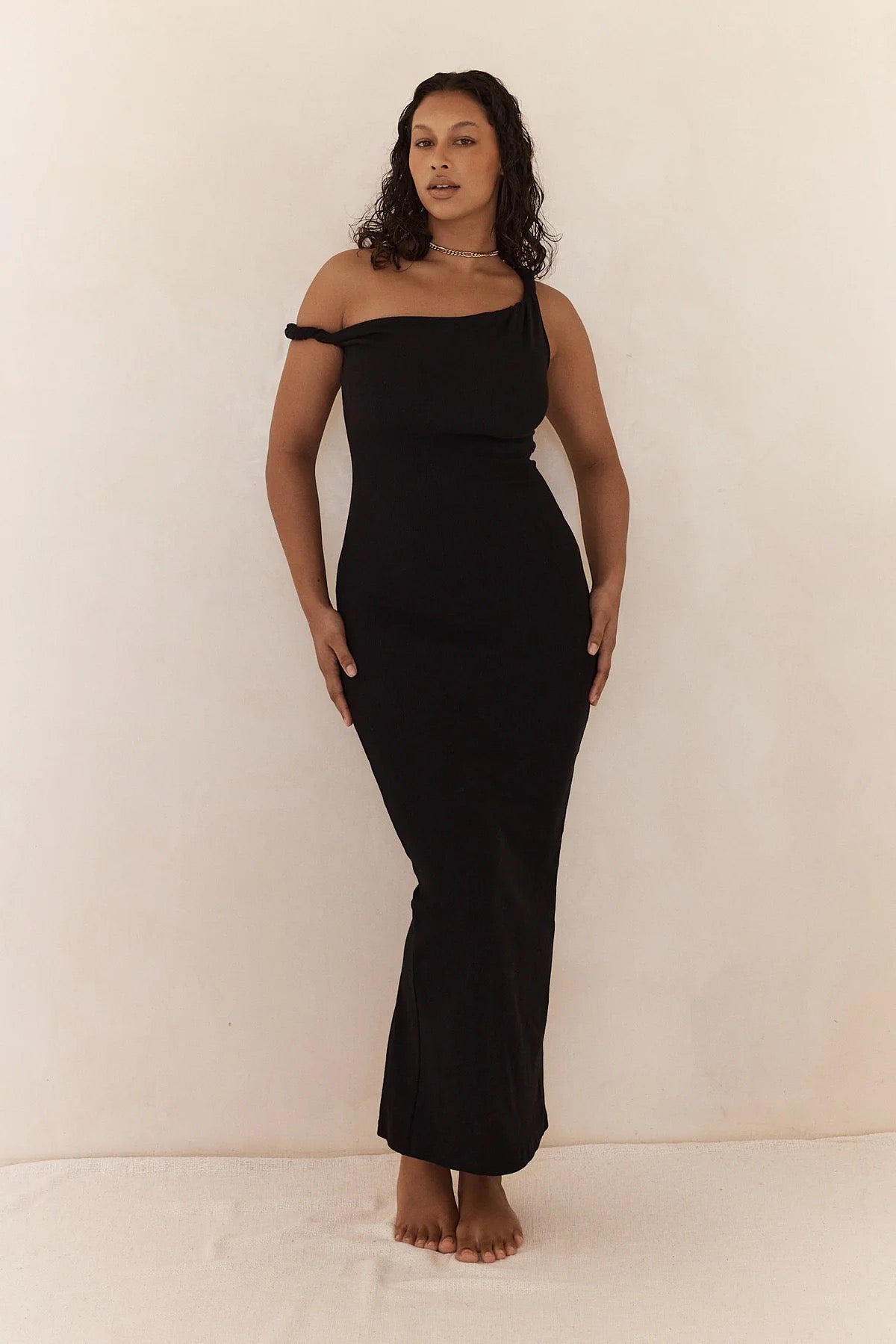 THE LONG POPPY DRESS BLACK