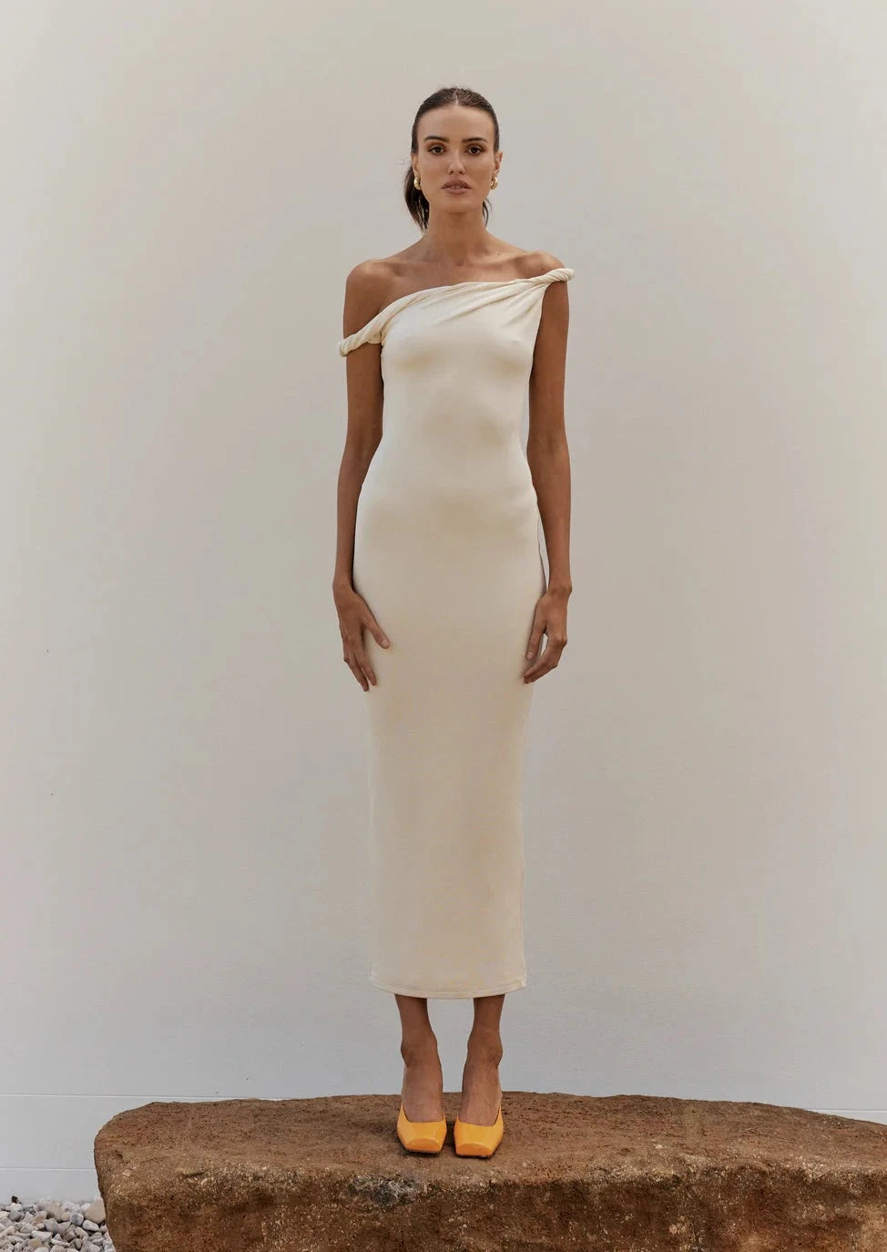 THE LONG POPPY DRESS CREAM
